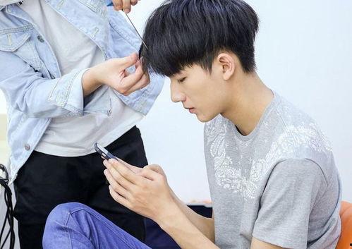 李宏毅的哥哥吃瓜视频,揭秘娱乐圈幕后趣闻