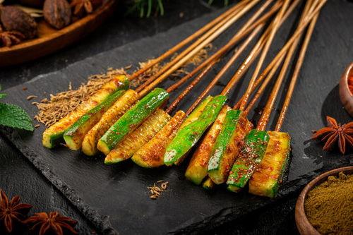 烧烤小瓜怎么做菜吃视频,夏日清新美食，简单做法轻松享